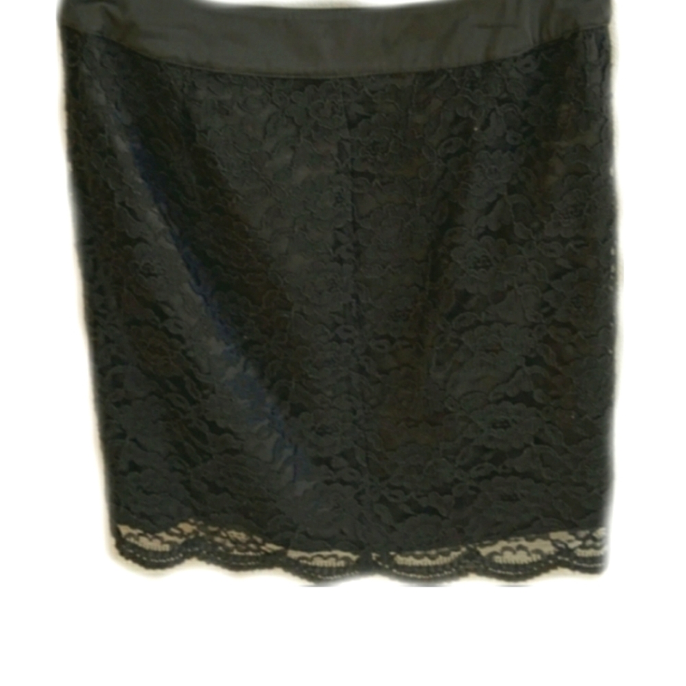 NWOT, black lace skirt by Chinese Laundry, unique back zipper, pristine! - Picture 1 of 7